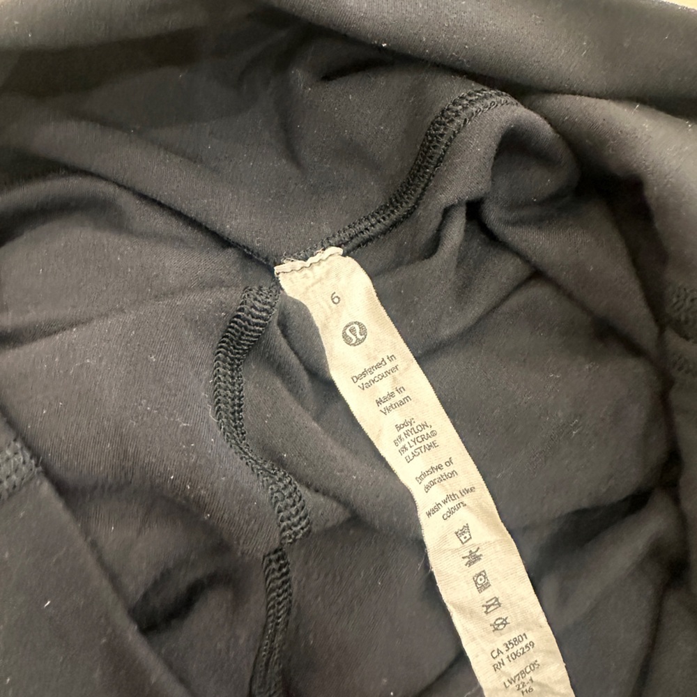 Lululemon Athletica Black Bike Shorts - Align 6 - Picture 10 of 10